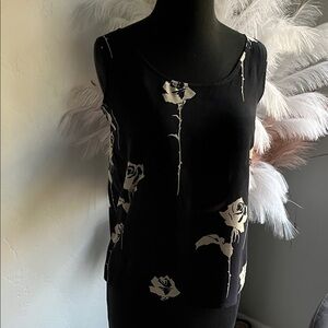 Chic Black and Cream Floral Sleeveless Blouse